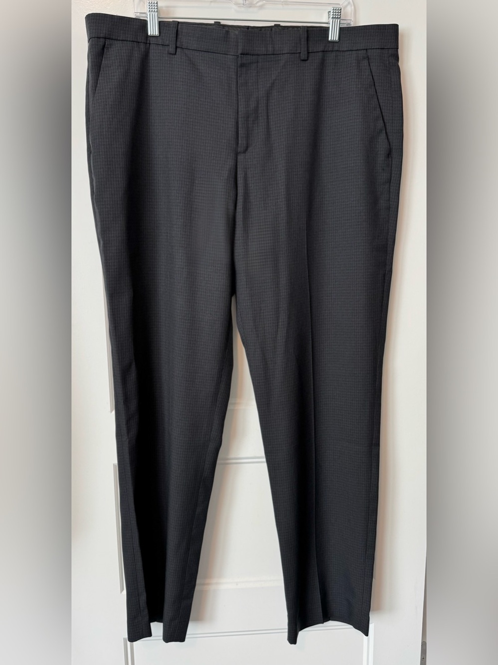 Perry Ellis Portfolio Folio-Flex
Modern Pit Dress Pants 38x32
Gray Micro Check